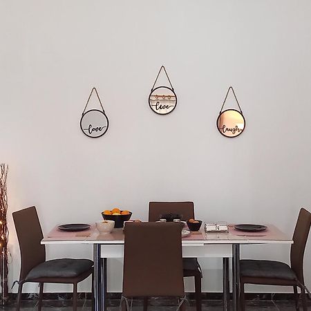 Triζin Apartment กาลาทาส ภายนอก รูปภาพ